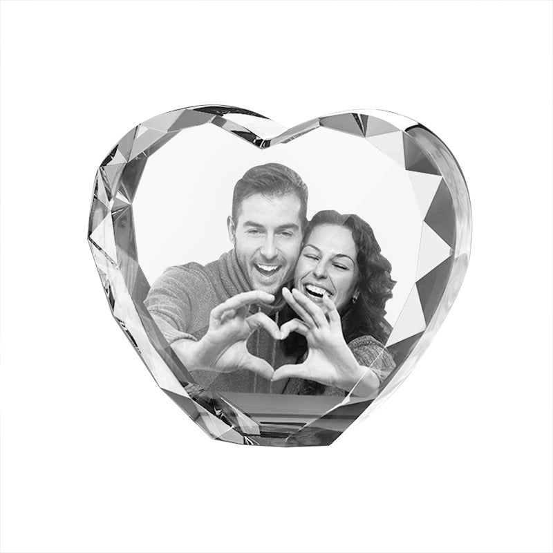 Personalized 2D/3D Crystal Heart with Laser Engraving and Light